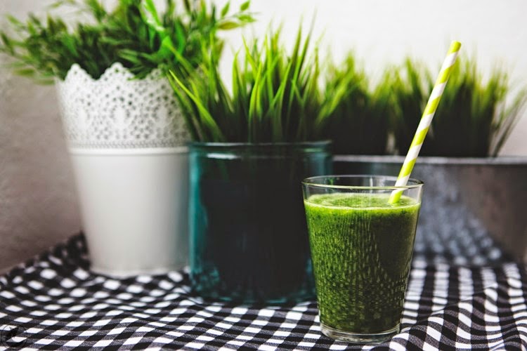 green smoothie zielony koktajl ze szpinakiem