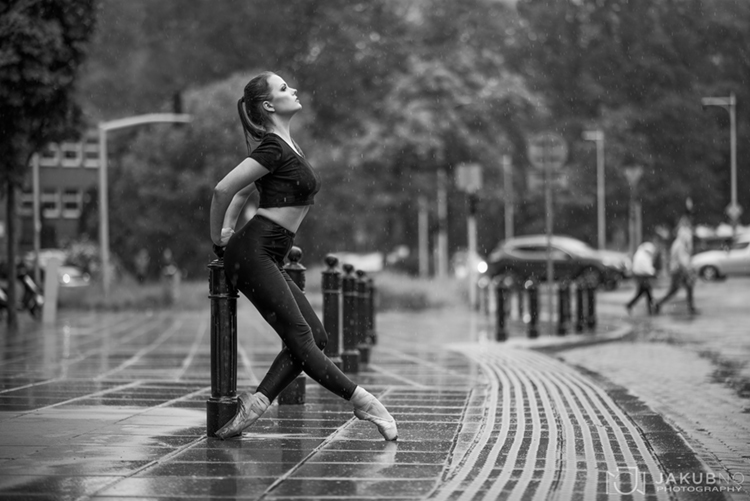 fotografia artystyczna - jak fotografować taniec fotografia artystyczna czarno-biała